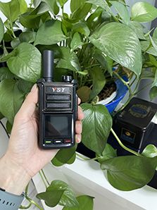 聊城1000公里對講機遠(yuǎn)盛通插卡對講機Y-618公網(wǎng)4G